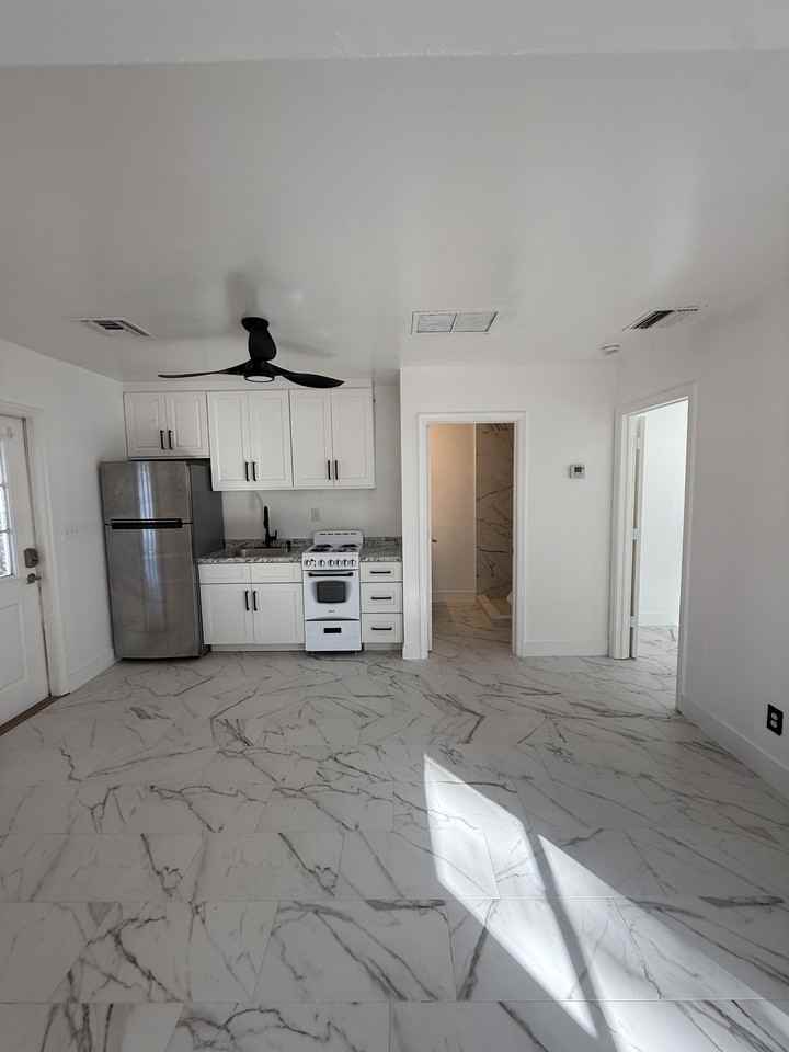 1290 Highlands Dr #3 - Photo 4 of 9