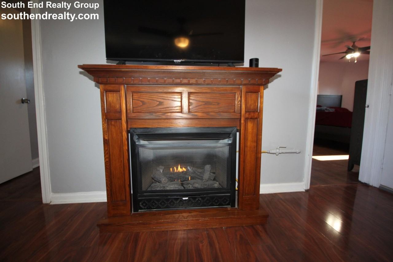 522 Slade St #2 - Photo 4 of 19