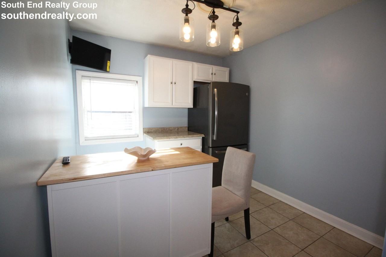 522 Slade St #2 - Photo 5 of 19