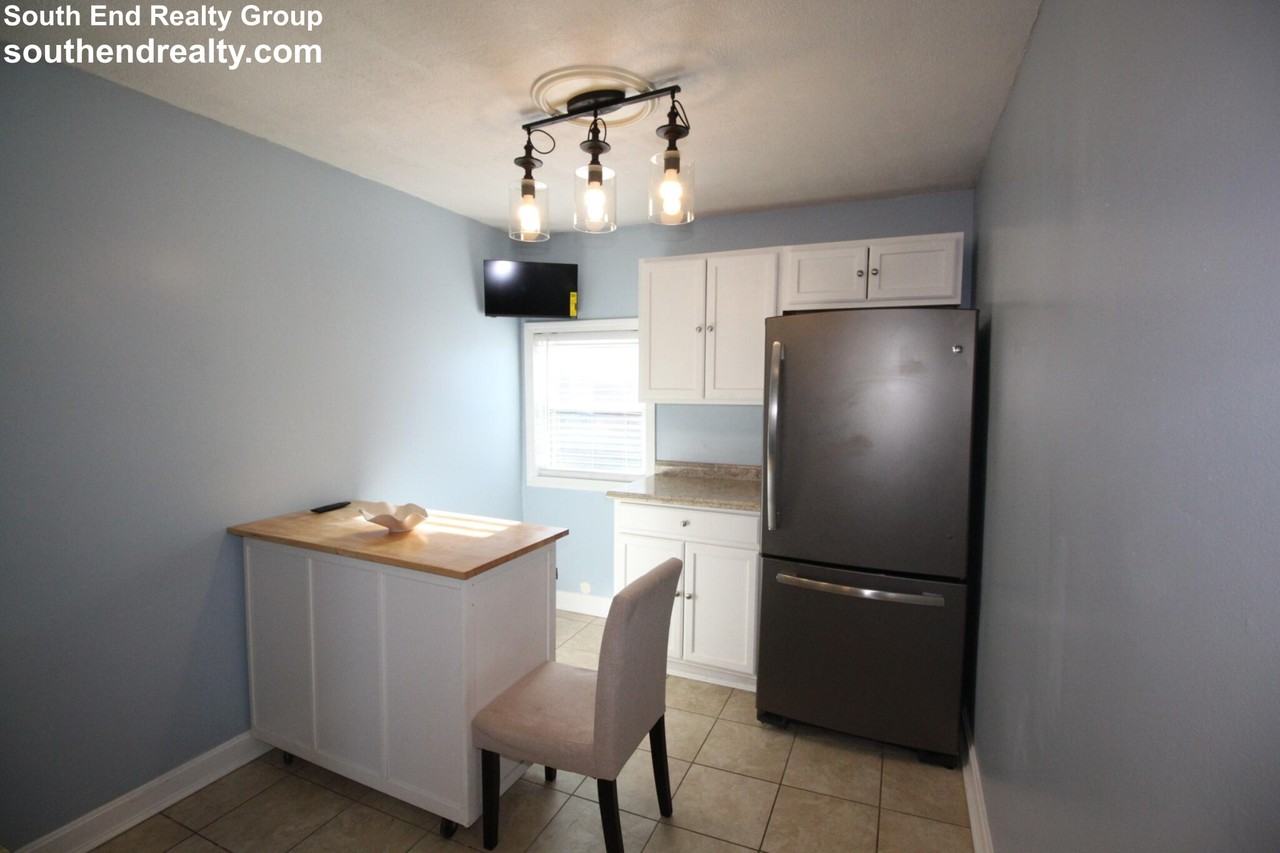 522 Slade St #2 - Photo 6 of 19