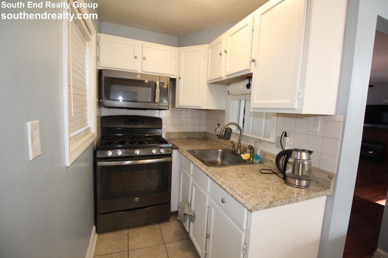 522 Slade St #2 - Photo 7 of 19