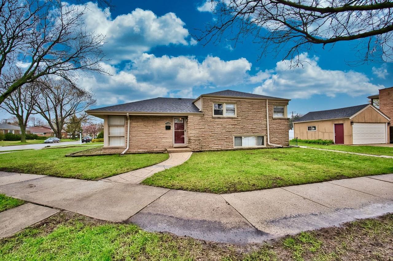 5200 Madison St - Photo 3 of 40