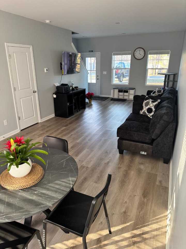 2611 Carsten Ave - Photo 3 of 4