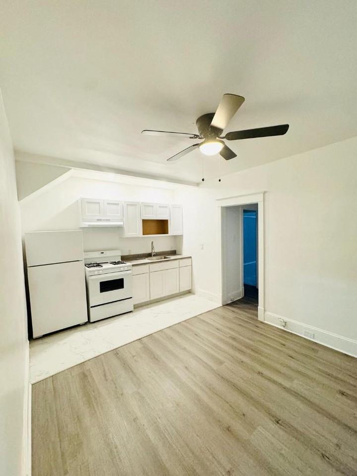 6647 Blakemore St - Photo 2 of 16