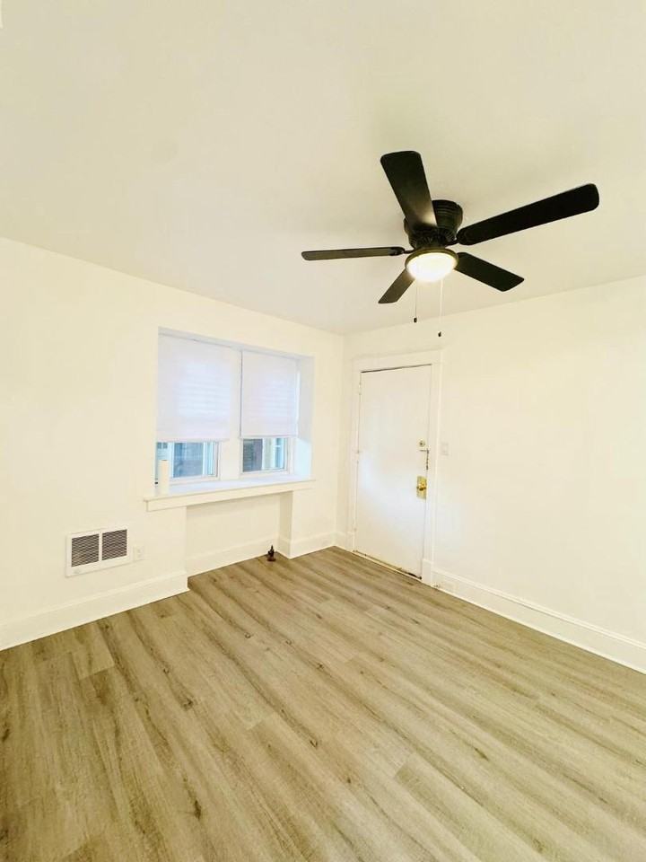 6647 Blakemore St - Photo 6 of 16