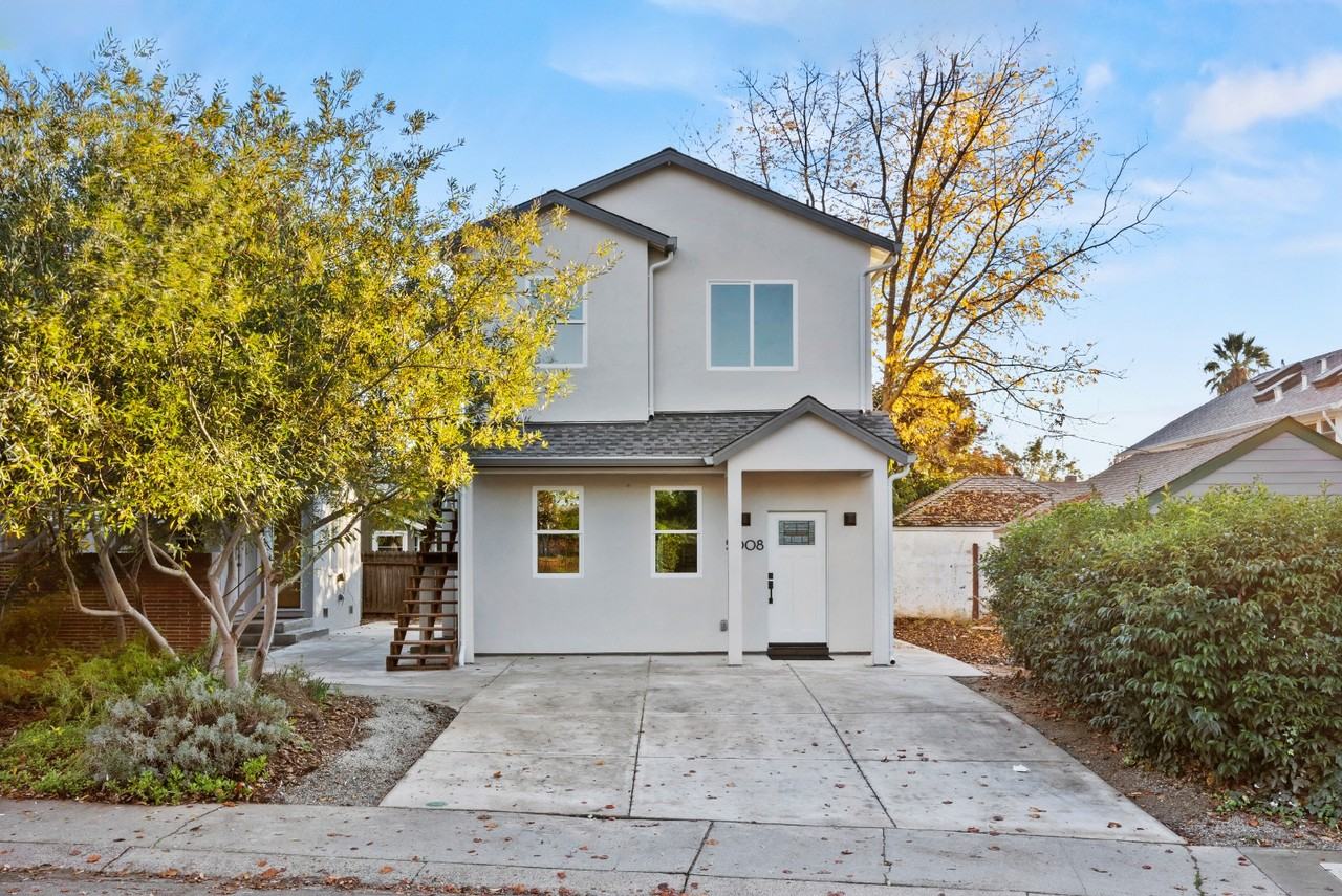 5008 P St - Photo 2 of 20