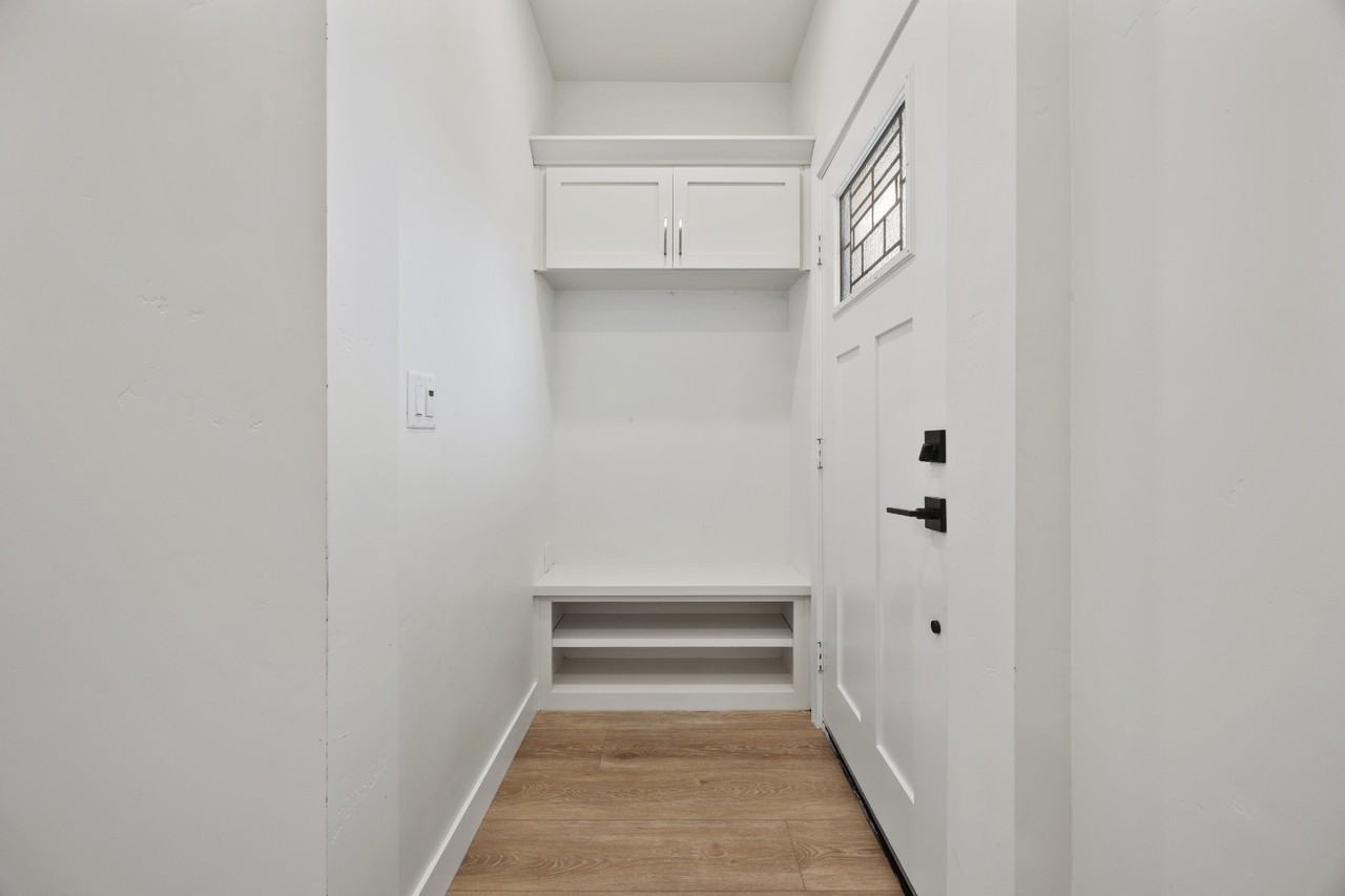 5008 P St - Photo 5 of 20