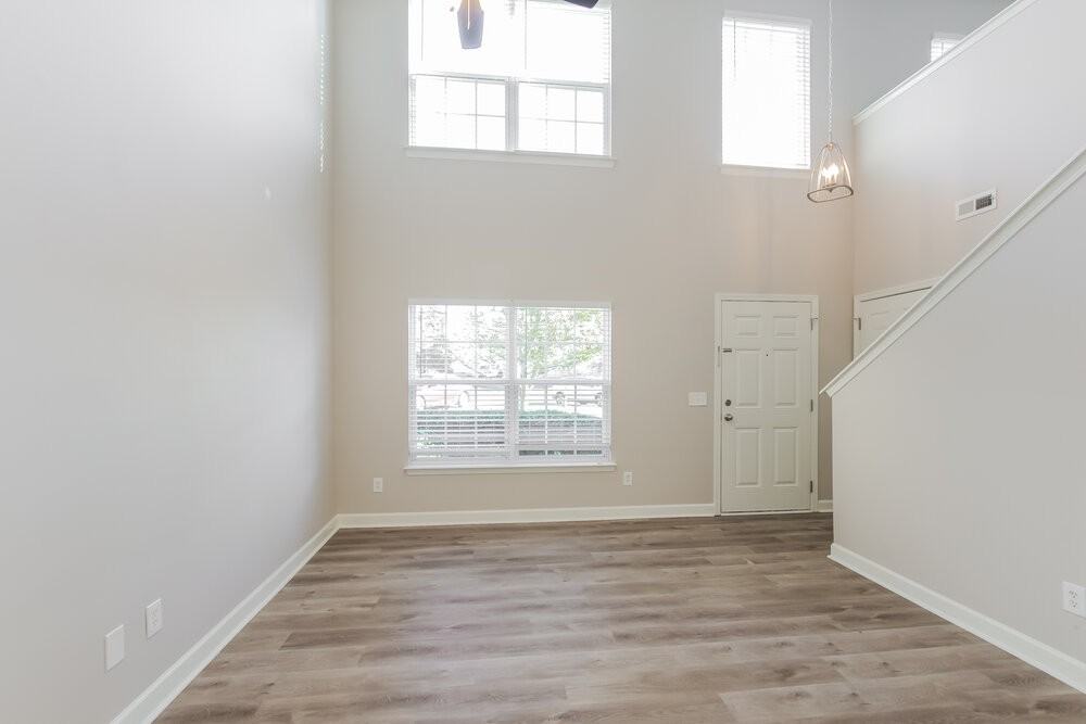 1209 Willow Bridge Ct - Photo 5 of 17