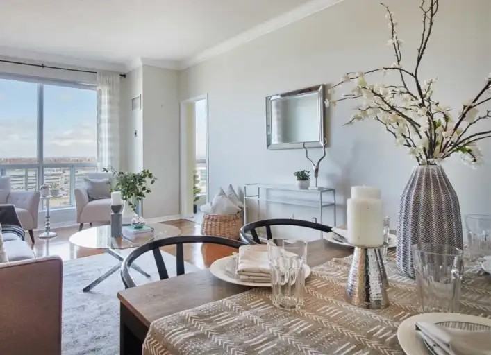 360 Watson St W #1209 - Photo 2 of 8