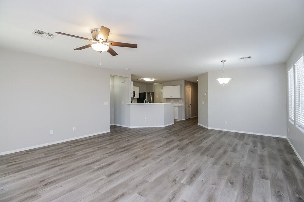 38059 N Carolina Ave - Photo 4 of 16