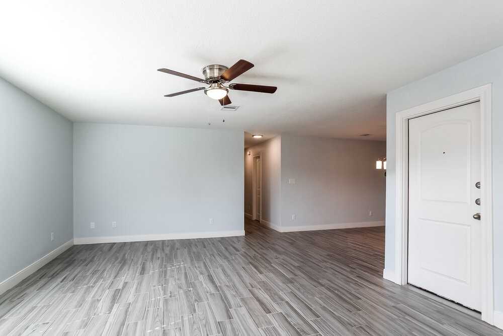 1140 Glenda St - Photo 4 of 16