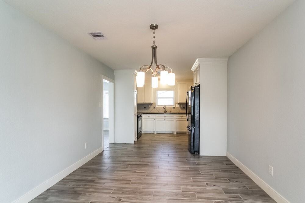 1140 Glenda St - Photo 5 of 16