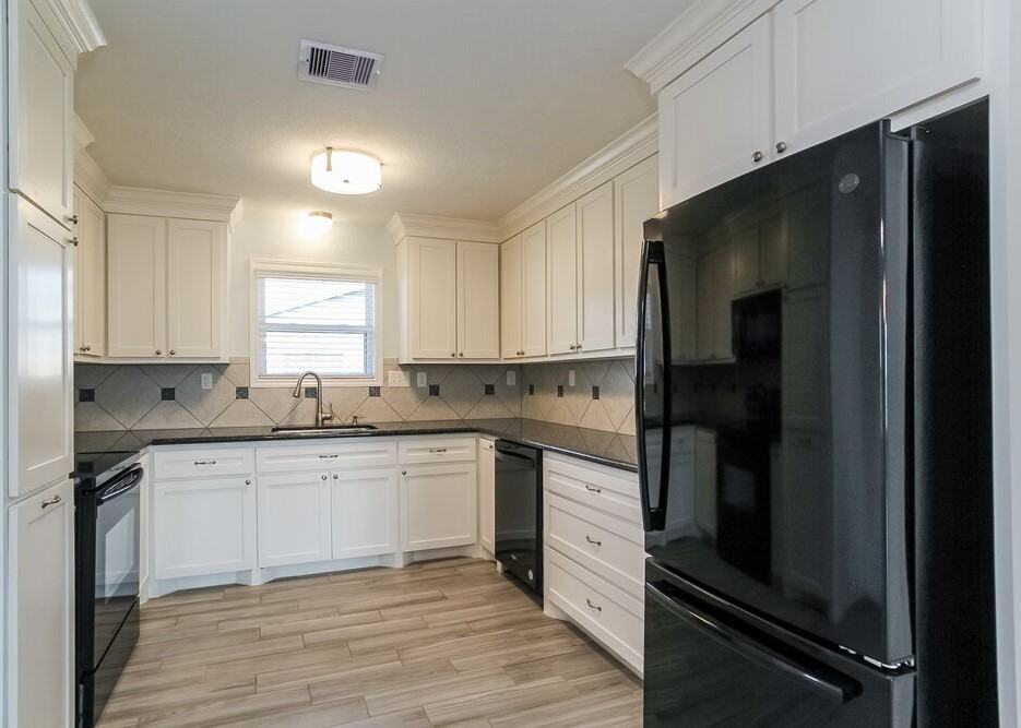 1140 Glenda St - Photo 7 of 16