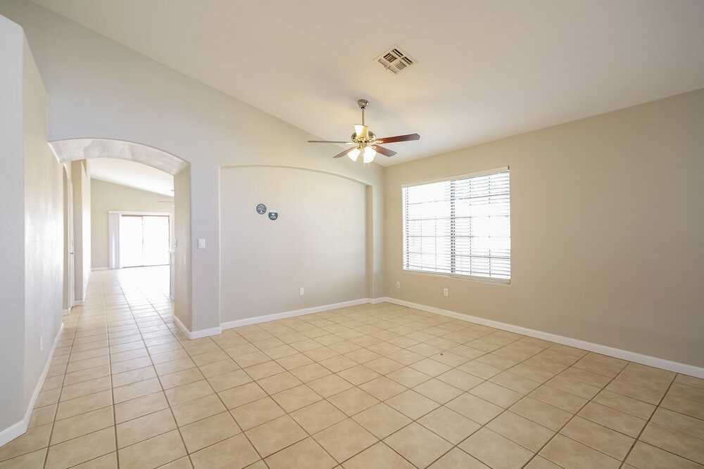 15550 N Naegel Dr - Photo 3 of 16