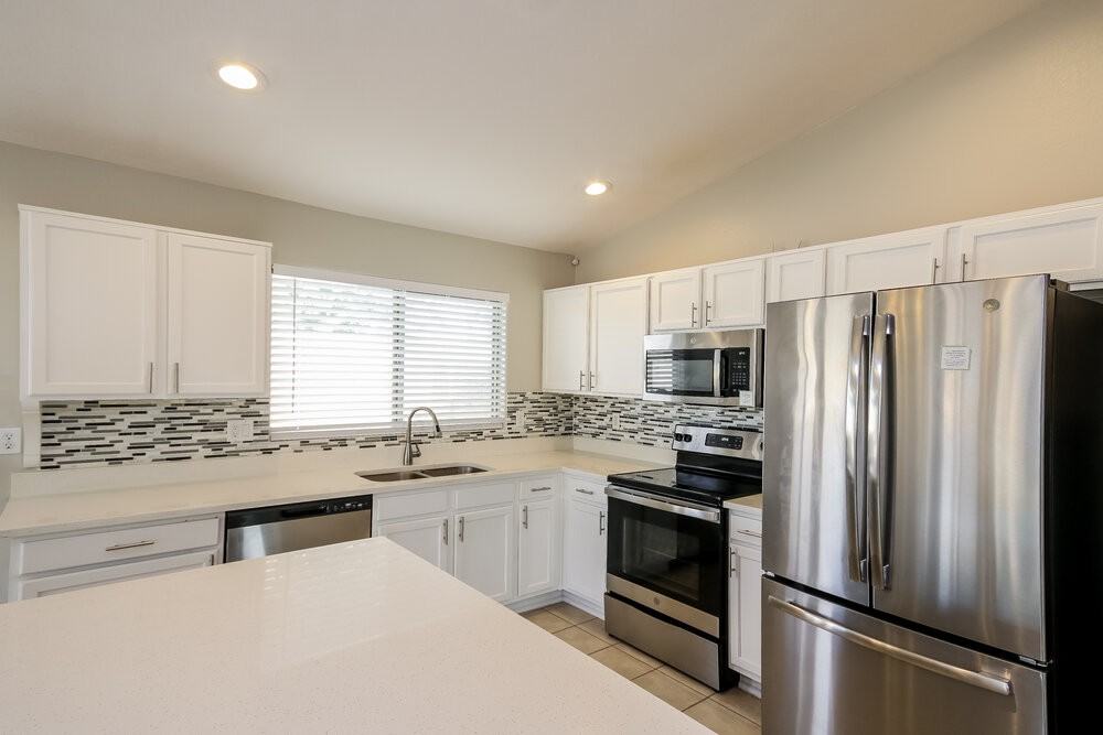 15550 N Naegel Dr - Photo 7 of 16