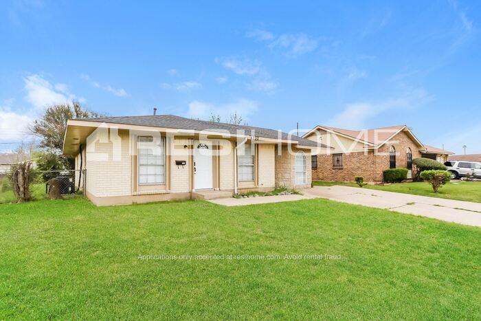 4232 Tioga St - Photo 2 of 23