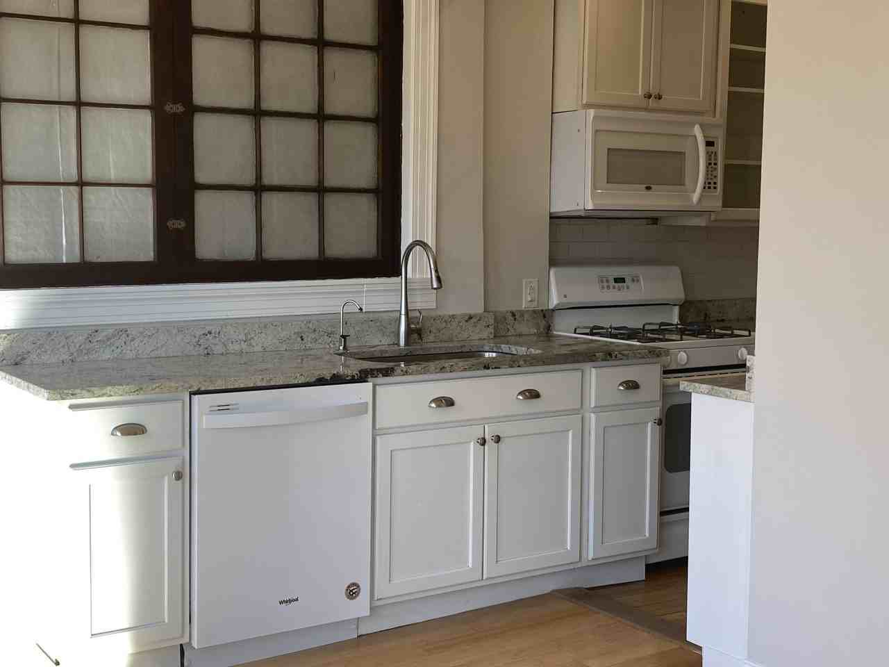 1825 Massachusetts Ave Se #1 - Photo 5 of 30