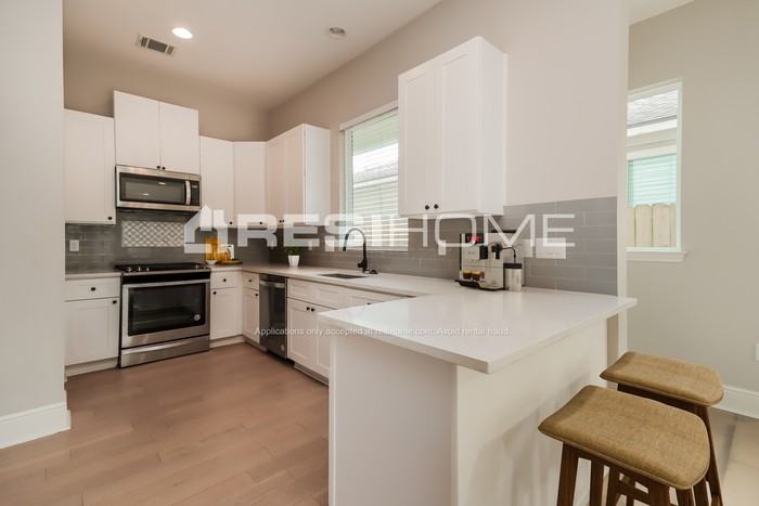 4908 Hardy St - Photo 2 of 20