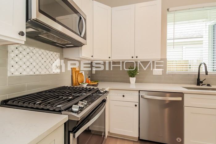 4908 Hardy St - Photo 3 of 20