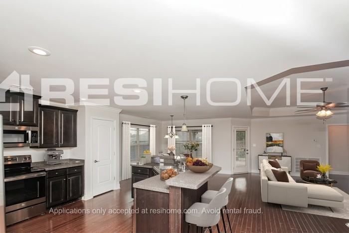 110 Meadowland Dr - Photo 3 of 17