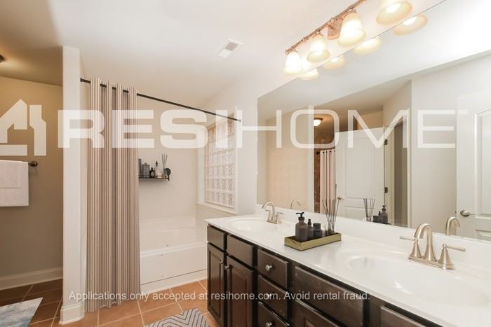 110 Meadowland Dr - Photo 7 of 17