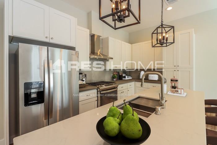 5722 Beall St #B - Photo 6 of 24