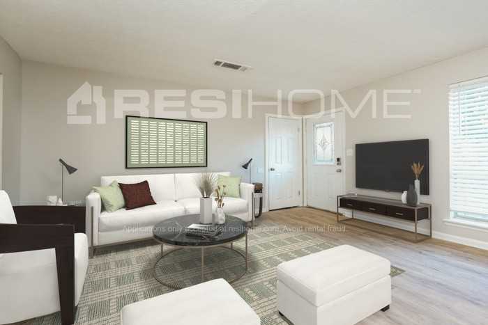 7695 Hawthorne Dr - Photo 5 of 16