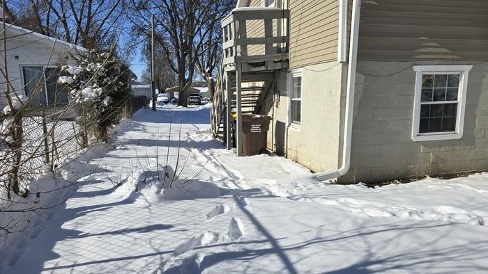 2916 Sewell St #2 - Photo 2 of 17