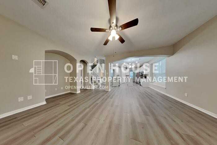 2223 Brown Oak Dr - Photo 4 of 22