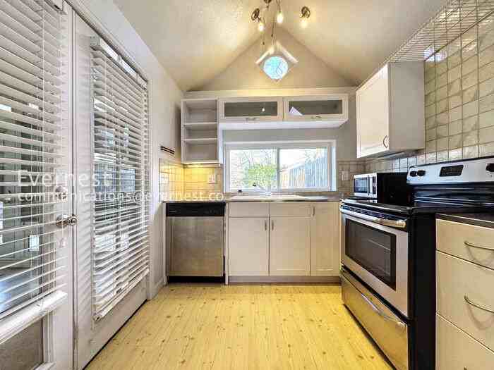 4118 Wyandot St - Photo 4 of 34