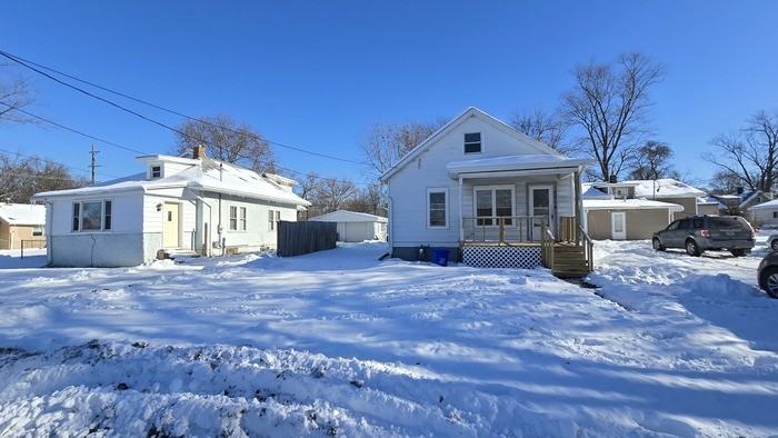 2914 Sewell St - Photo 2 of 39