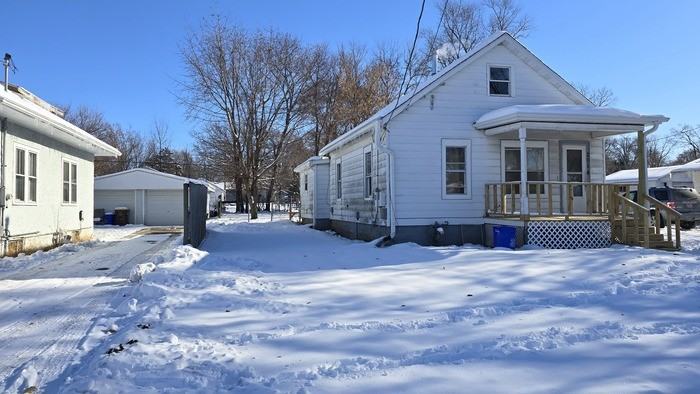 2914 Sewell St - Photo 4 of 39