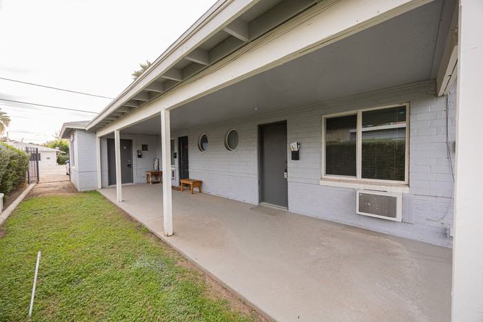 1505 E Harvard St #B - Photo 2 of 11