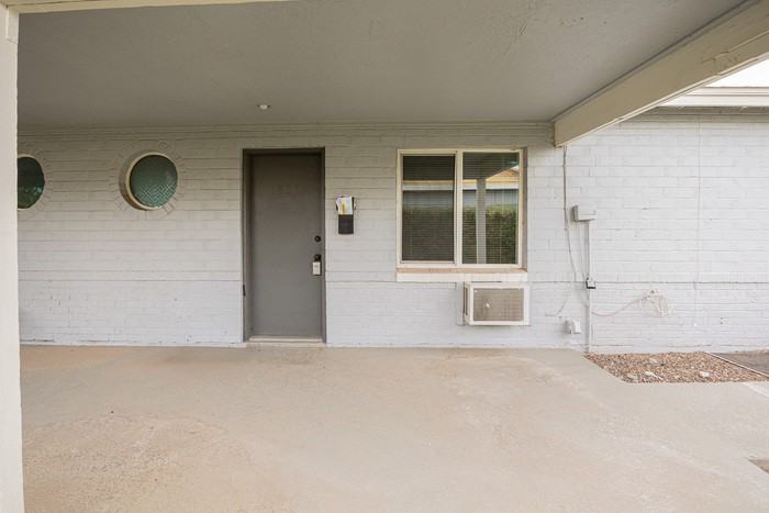 1505 E Harvard St #B - Photo 3 of 11