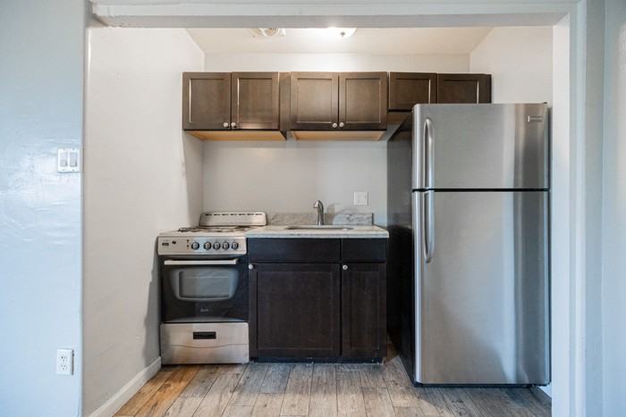 1505 E Harvard St #B - Photo 6 of 11