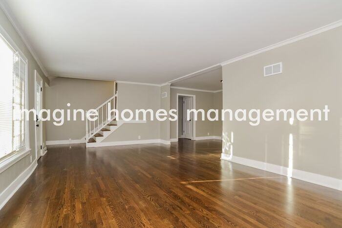 7606 Ward Pkwy - Photo 4 of 20