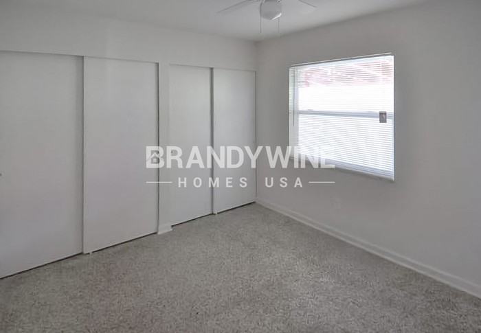 6215 N Coolidge Ave - Photo 5 of 10