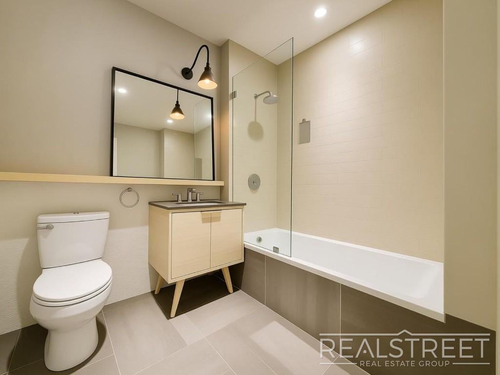 17 Monitor St #4I - Photo 4 of 8