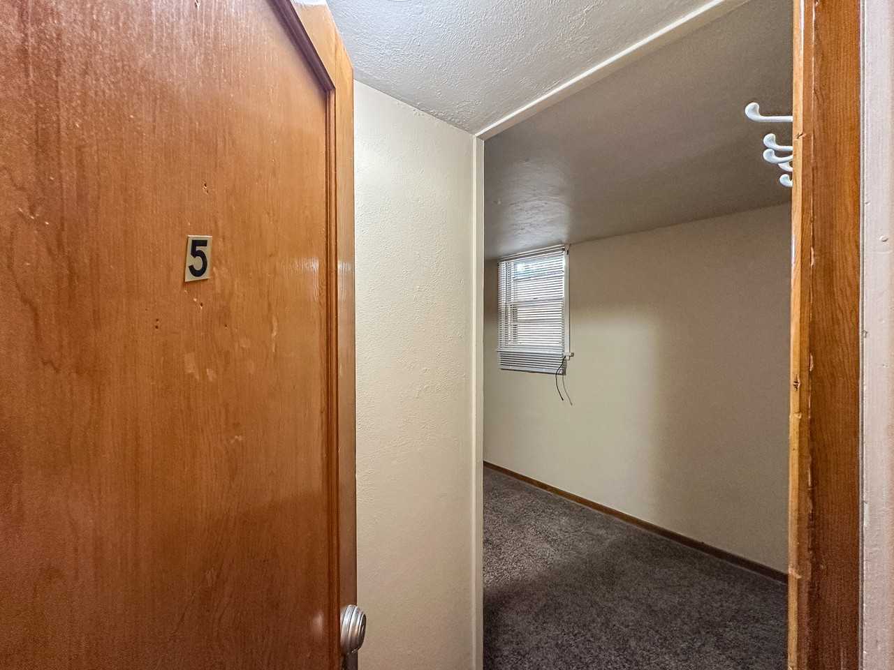 1820 South Duluth Avenue - Photo 2 of 6