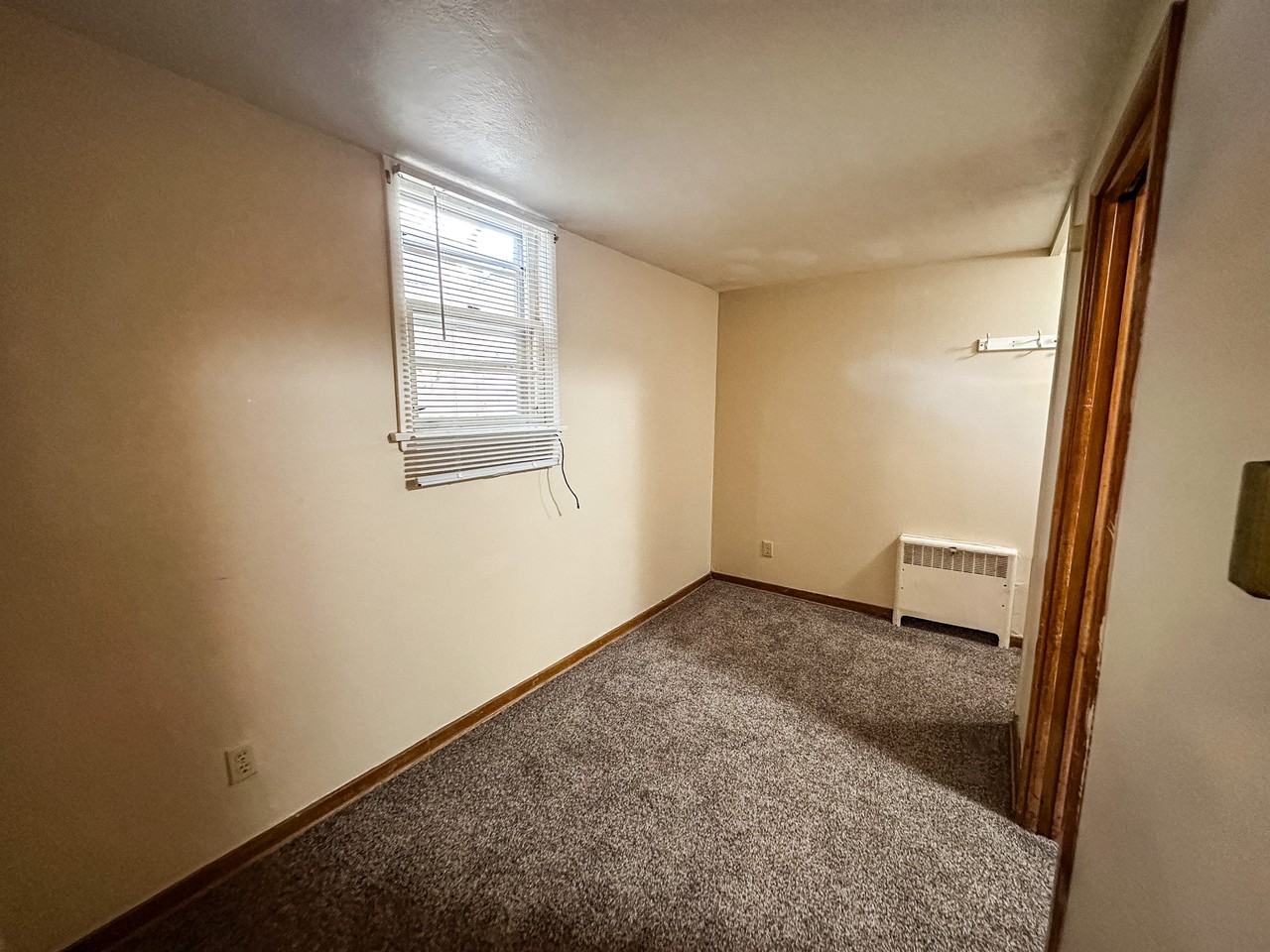 1820 South Duluth Avenue - Photo 5 of 6