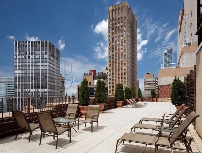 37 Wall St #11F - Photo 7 of 8