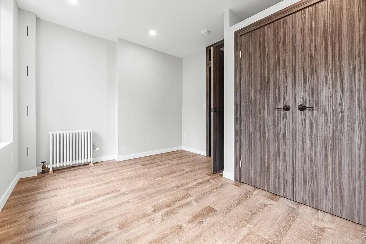 437 W 46th St #3RE - Photo 2 of 5