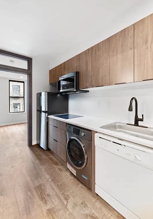 437 W 46th St #3RE - Photo 3 of 5