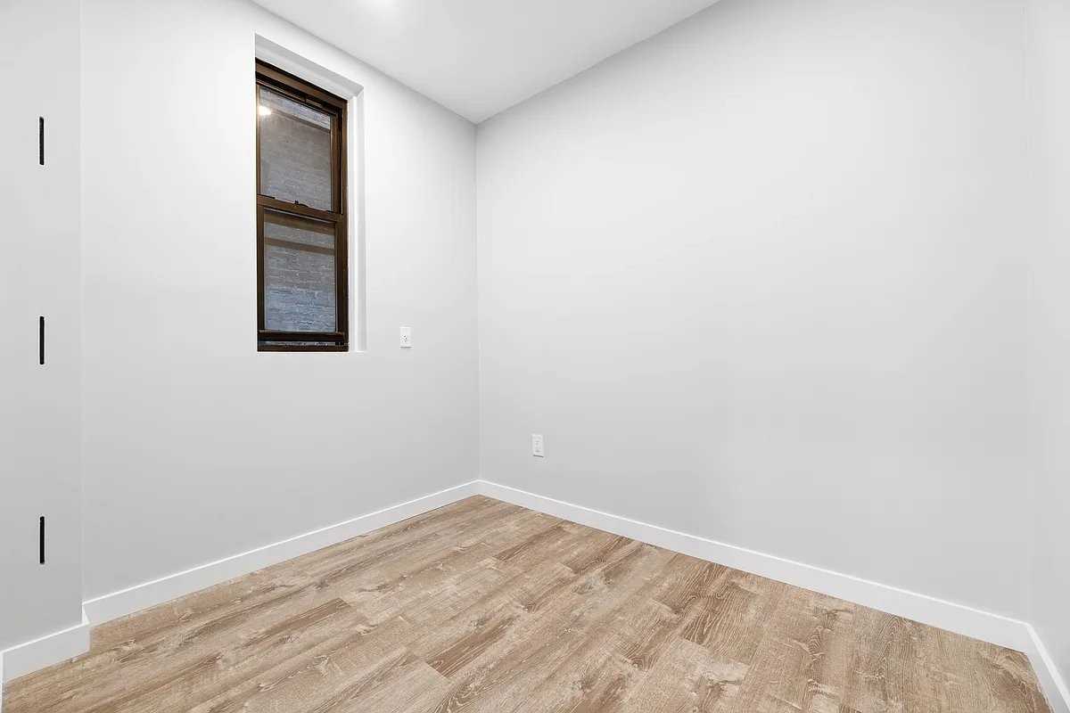 437 W 46th St #3RE - Photo 4 of 5