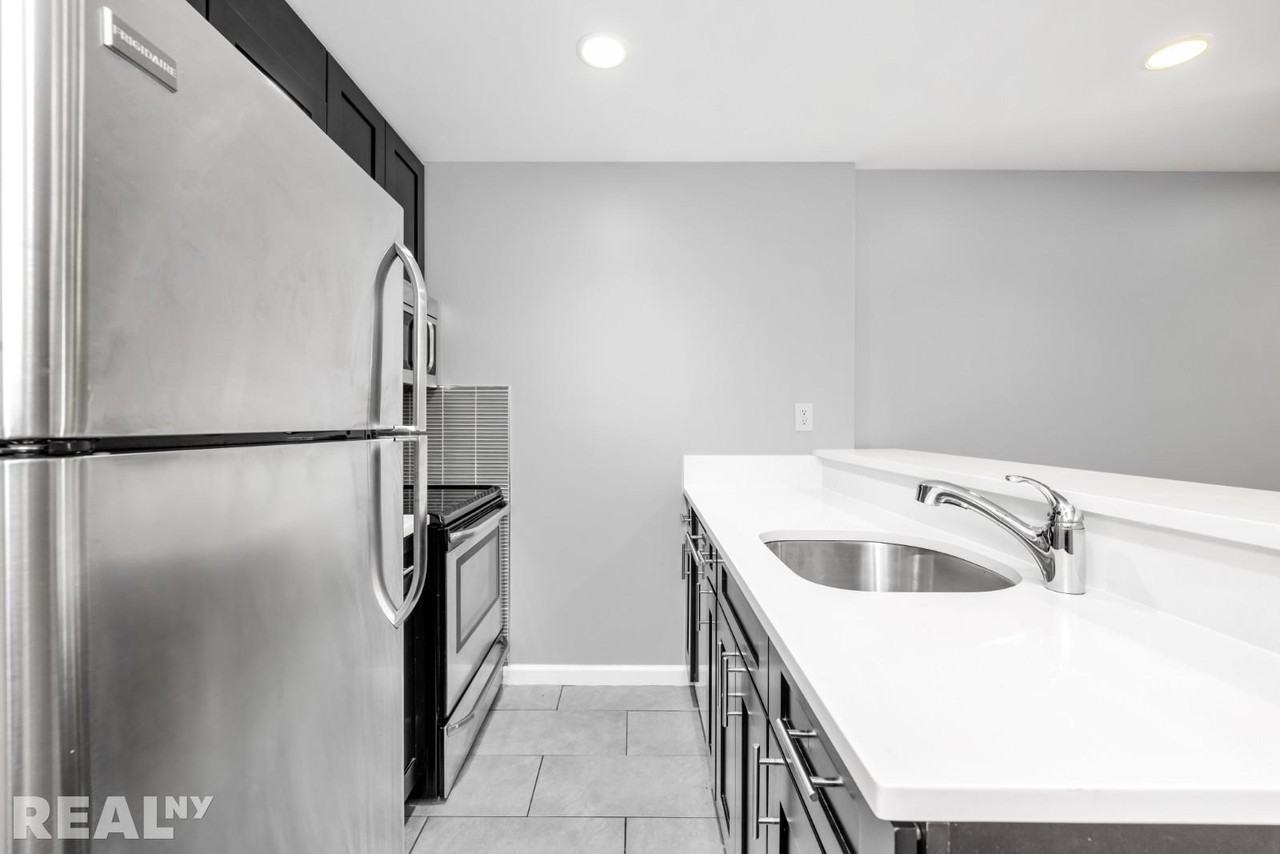 788 Classon Ave #3R - Photo 2 of 6