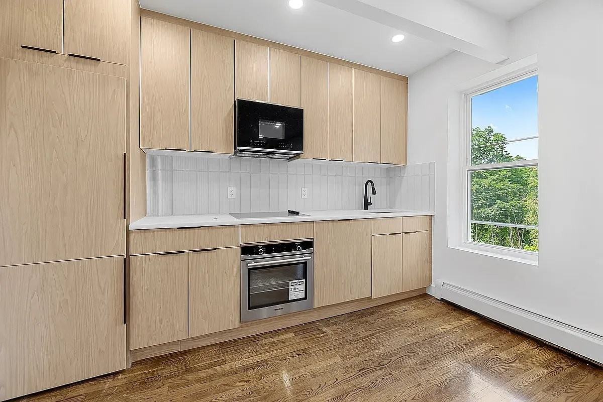 428 7th Ave #4 - Photo 3 of 4