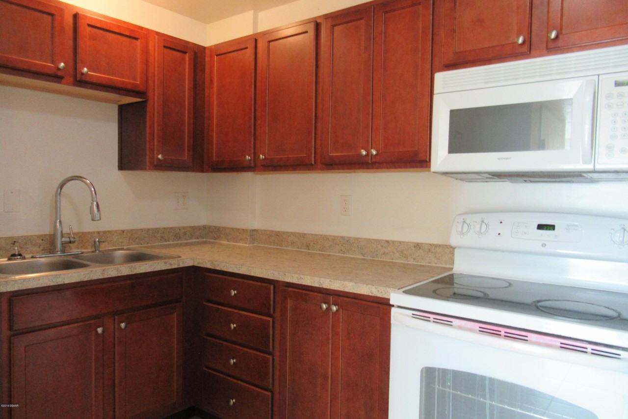 732 N Halifax Ave Apt 403 #403 - Photo 5 of 31