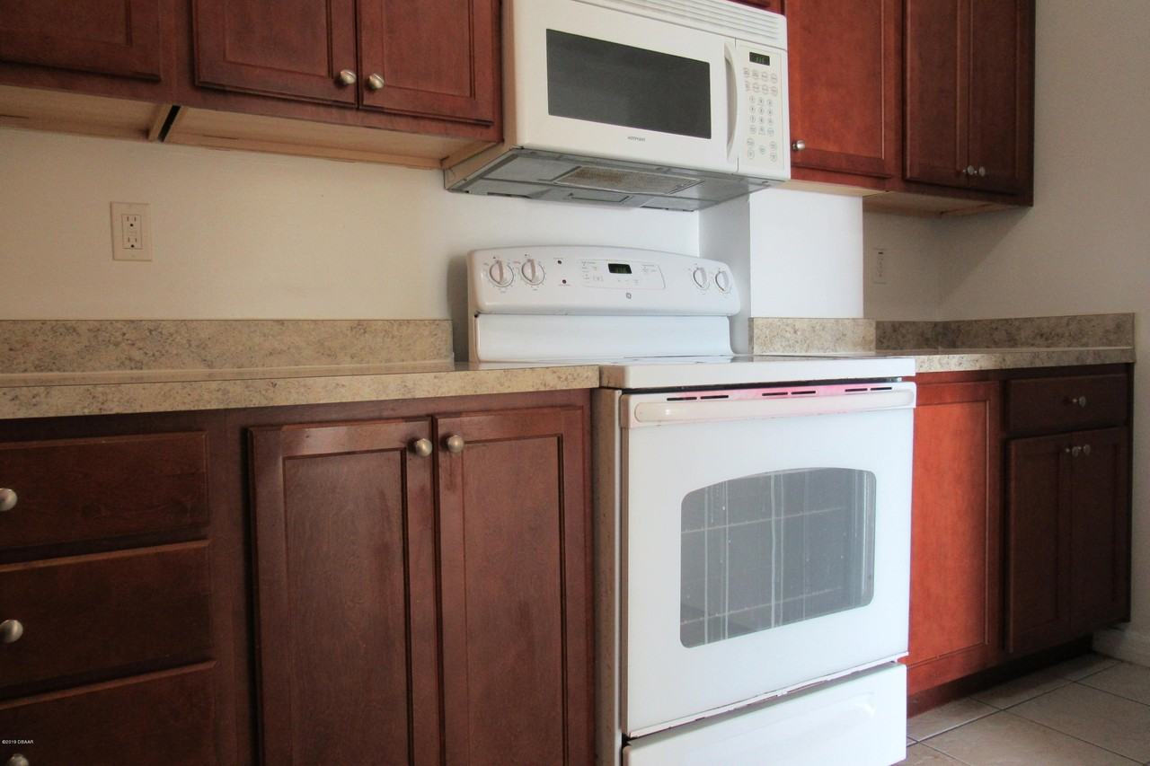 732 N Halifax Ave Apt 403 #403 - Photo 6 of 31