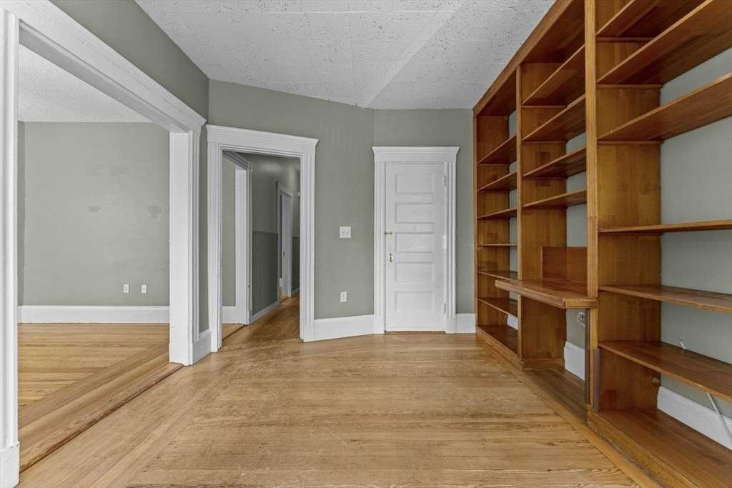 762 Beacon St - Photo 2 of 16