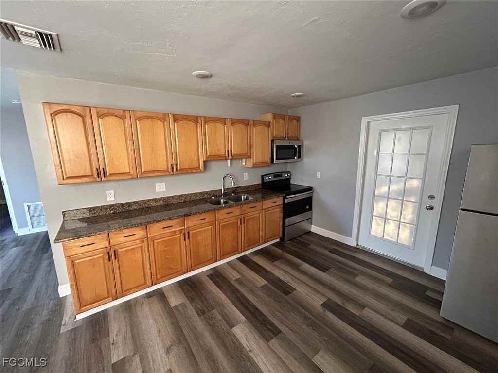 8422 Robin Rd - Photo 5 of 17